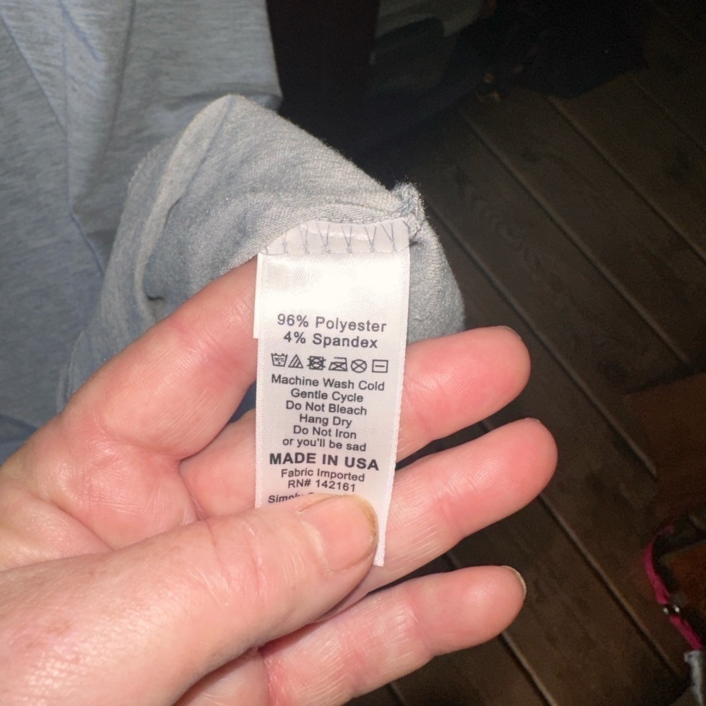 Lularoe 3x sport light grey long sleeve Lynnae top. NWT. - Picture 4 of 5